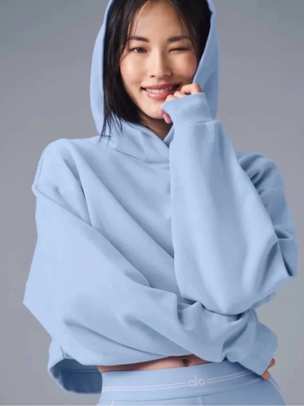 ALO Yoga Bae Cropped Hoodie - Seashell Blue
